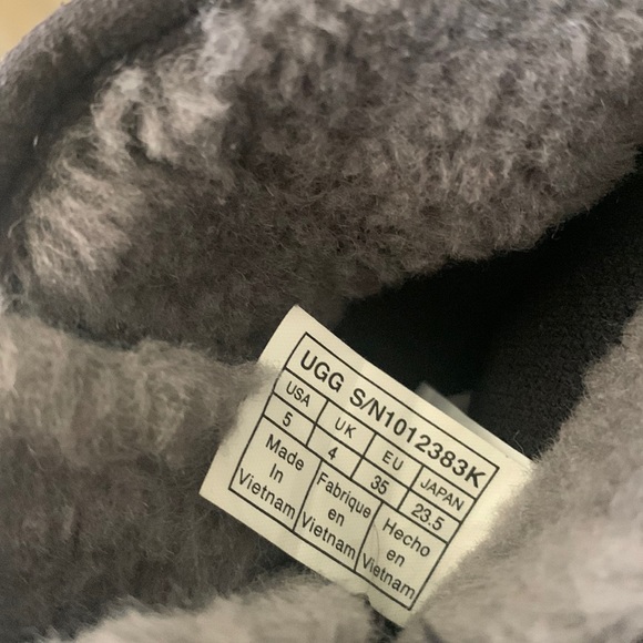 UGG Tamarind Waterproof Boots - Picture 6 of 11